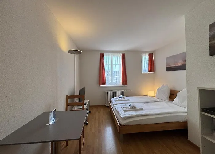 At Famous Storchengasse - Stork 45 *